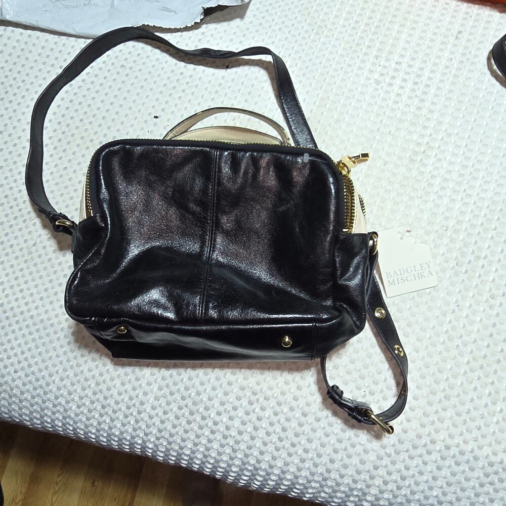 BADGLEY MISCHKA LEATHER TRI SECTION CROSSBODY SHOULDER BAG